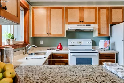 3475 Ferry St, Eugene, OR 97405 - Photo 12