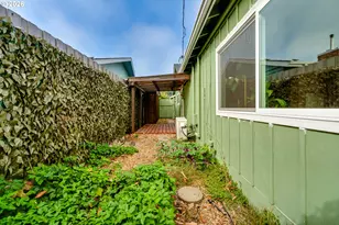3475 Ferry St, Eugene, OR 97405 - Photo 32