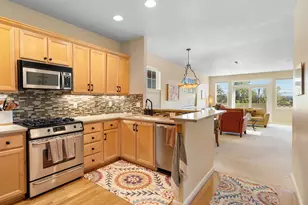 5218 SW View Point Terrace, Portland, OR 97239 - Photo 8