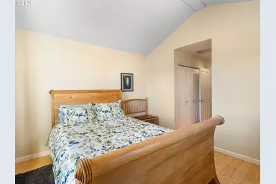 5218 SW View Point Ter, Portland, OR 97239 - Photo 20