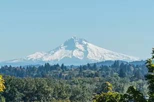 5218 SW View Point Terrace, Portland, OR 97239 - Photo 2