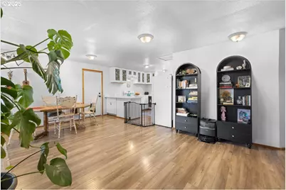 2305 7th St, Tillamook, OR 97141 - Photo 10