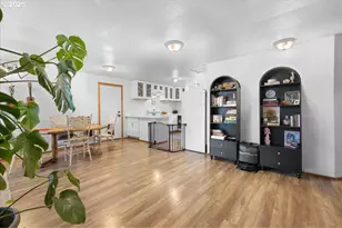 2305 7th St, Tillamook, OR 97141 - Photo 10