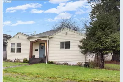 2305 7th St, Tillamook, OR 97141 - Photo 2