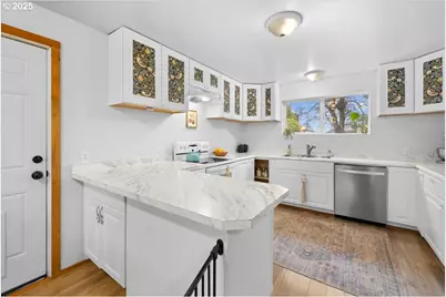 2305 7th St, Tillamook, OR 97141 - Photo 14