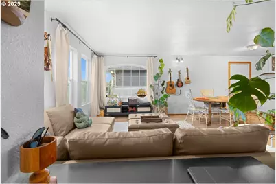 2305 7th St, Tillamook, OR 97141 - Photo 8