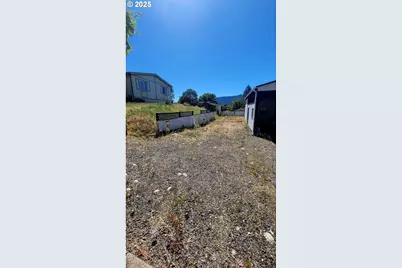 193 Clark St, Myrtle Creek, OR 97457 - Photo 4