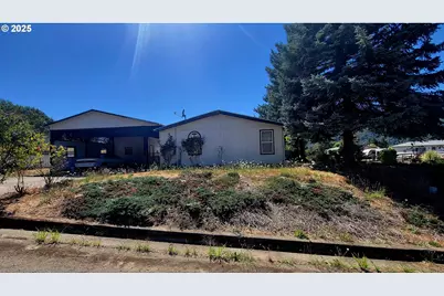 193 Clark St, Myrtle Creek, OR 97457 - Photo 2