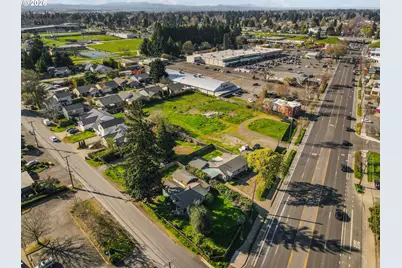 1920 River Rd, Eugene, OR 97404 - Photo 8