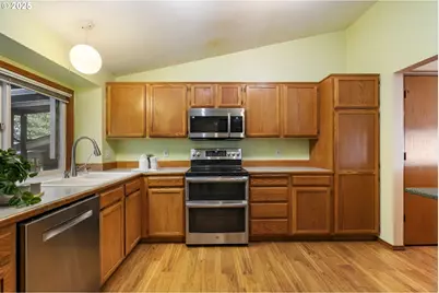 8914 NE 28th Pl, Vancouver, WA 98665 - Photo 4