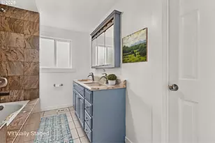 1203 NE 190th Pl, Portland, OR 97230 - Photo 28