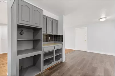 1203 NE 190th Pl, Portland, OR 97230 - Photo 22