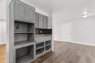 1203 NE 190th Pl, Portland, OR 97230 - Photo 22