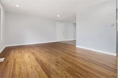 1203 NE 190th Pl, Portland, OR 97230 - Photo 6