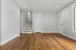 1203 NE 190th Pl, Portland, OR 97230 - Photo 8