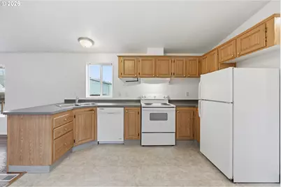 23140 NE Halsey St, Wood Village, OR 97060 - Photo 12