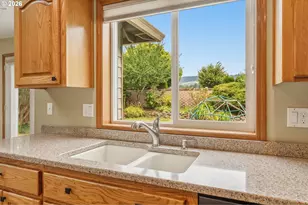 1905 N Westlake Loop, Newberg, OR 97132 - Photo 10