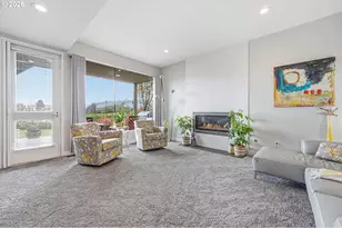 401 N Tomahawk Island Dr, Portland, OR 97217 - Photo 2