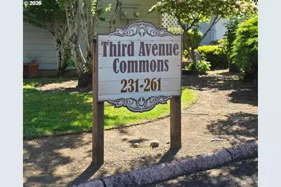 233 SE 3rd Ave, Canby, OR 97013 - Photo 2