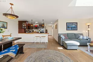 870 11th St SW, Bandon, OR 97411 - Photo 4