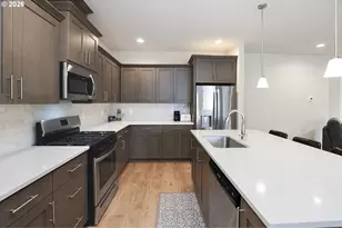 2437 W 8th Ave, Junction City, OR 97448 - Photo 4