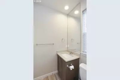 2437 W 8th Ave, Junction City, OR 97448 - Photo 14