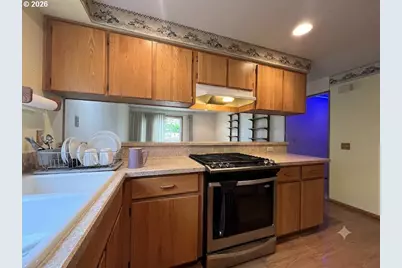 6844 SE Borwick St, Hillsboro, OR 97123 - Photo 10