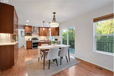 154 NE Danbury Ave, Hillsboro, OR 97124 - Photo 10