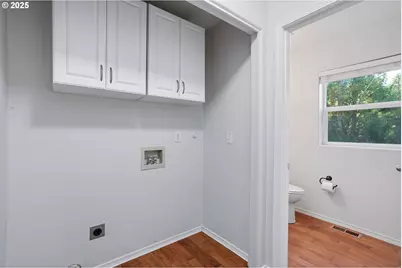 154 NE Danbury Ave, Hillsboro, OR 97124 - Photo 16