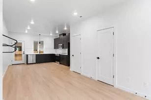 7193 SE Crystal Springs Blvd, Portland, OR 97206 - Photo 2