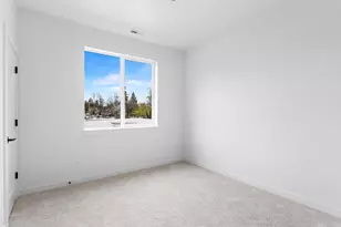 7193 SE Crystal Springs Blvd, Portland, OR 97206 - Photo 8