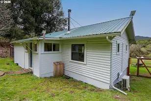 98397 Stian Smith Rd, Coos Bay, OR 97420 - Photo 4