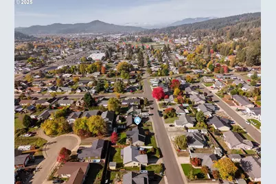 1204 E Second Ave, Sutherlin, OR 97479 - Photo 6