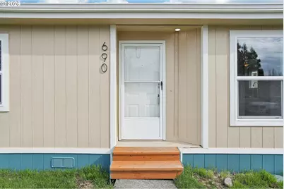 690 SW Liberty Bell Dr, Beaverton, OR 97006 - Photo 2