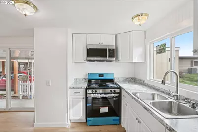 690 SW Liberty Bell Dr, Beaverton, OR 97006 - Photo 8