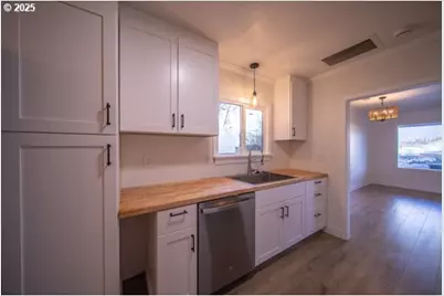 428 Elm Ave, Reedsport, OR 97467 - Photo 10