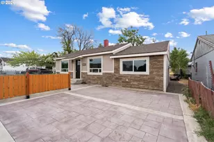 1035 W Ridgeway Ave, Hermiston, OR 97838 - Photo 1