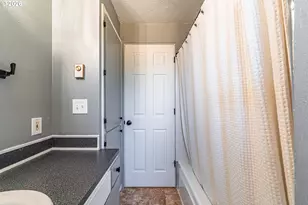 2410 Gilham Rd, Eugene, OR 97408 - Photo 12