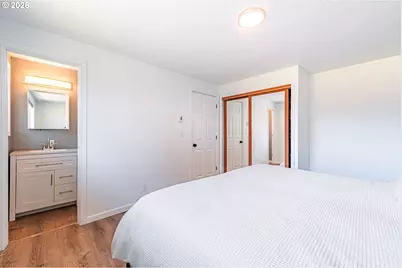 2410 Gilham Rd, Eugene, OR 97408 - Photo 16