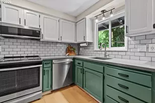 2211 SW Marigold St, Portland, OR 97219 - Photo 16