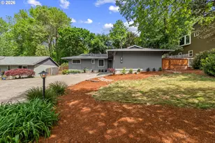 2211 SW Marigold St, Portland, OR 97219 - Photo 2