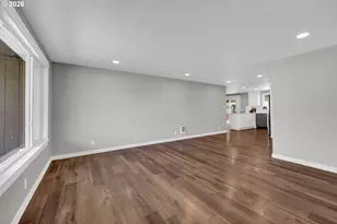 326 38th Pl, Springfield, OR 97478 - Photo 8