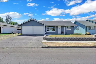 326 38th Pl, Springfield, OR 97478 - Photo 2