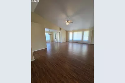 204 Greyfox Dr, Sutherlin, OR 97479 - Photo 10
