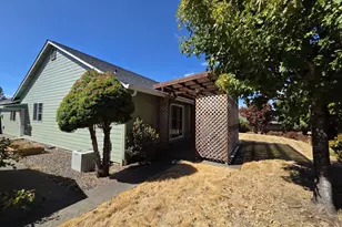 204 Grey Fox Dr, Sutherlin, OR 97479 - Photo 22