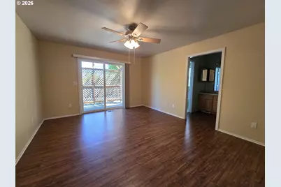 204 Greyfox Dr, Sutherlin, OR 97479 - Photo 14