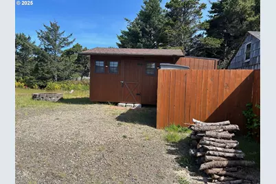 88433 2nd Ave, Florence, OR 97439 - Photo 10