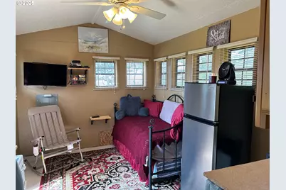 88433 2nd Ave, Florence, OR 97439 - Photo 18