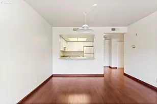 6685 W Burnside St, Portland, OR 97210 - Photo 12