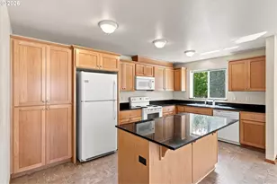4745 N Amherst St, Portland, OR 97203 - Photo 6